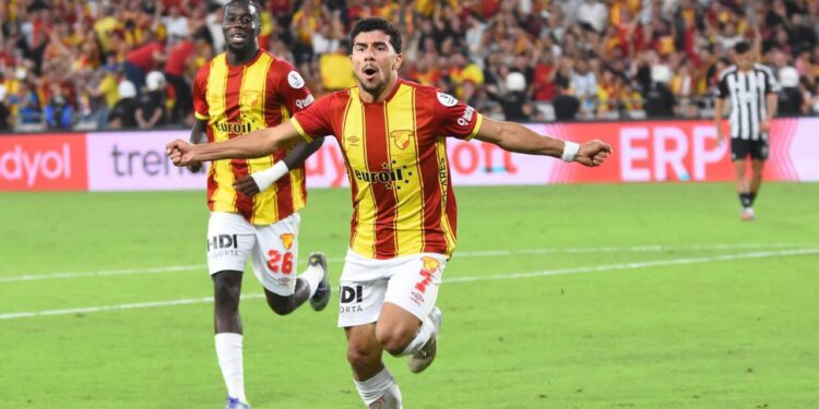 Göztepe’nin yıldızı milli takımda sakatlandı: MR çekilecek