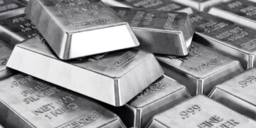 Gümüşte sert kar satışı