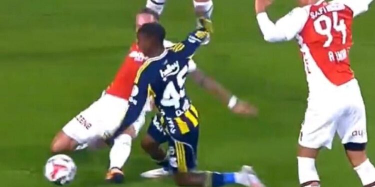 Haftaya damga vuran pozisyonun VAR kayıtları açıklandı