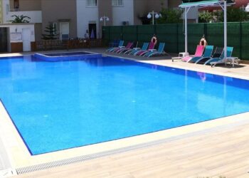 Havuza girdi, duyma kabiliyetini kaybetti!