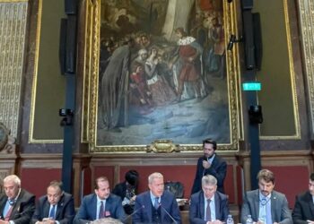 Hulusi Akar’dan Fransa’da kritik temas! İlk açıklama!