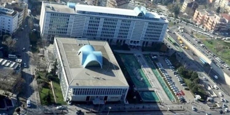 İBB “yolsuzluk” soruşturması: 200’den fazla kişi ifadeye çağrıldı