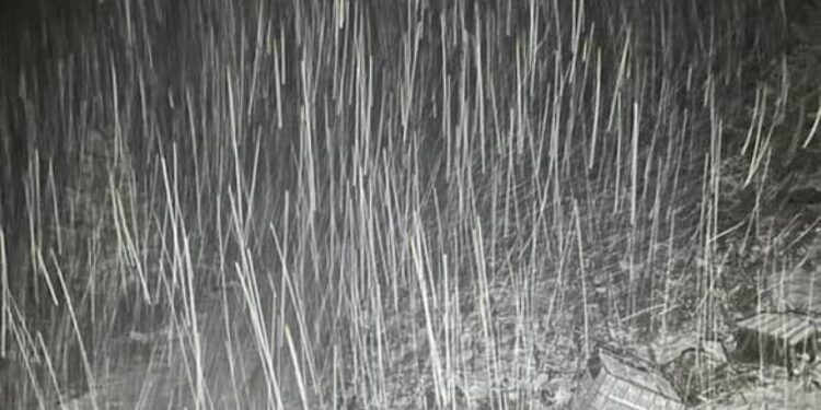 İki ilde kar sürprizi! Bir anda beyaza büründü