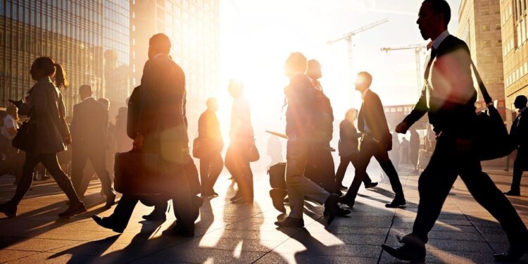 İngiltere’de işsizlik arttı! Rakamlar beklentilerin üzerinde