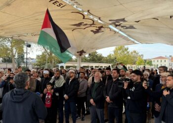 İsrail artığı çetelerin şehit ettiği Filistinli gazeteci için gıyabi cenaze namazı kılındı