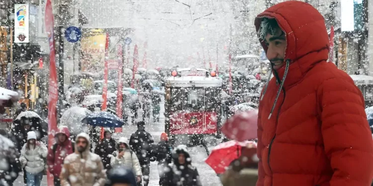 İstanbul İçin Peş Peşe Kar Uyarısı, Saat Belli Oldu