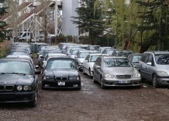 İstanbul merkezli 12 ilde “change” araç operasyonu: 74 gözaltı