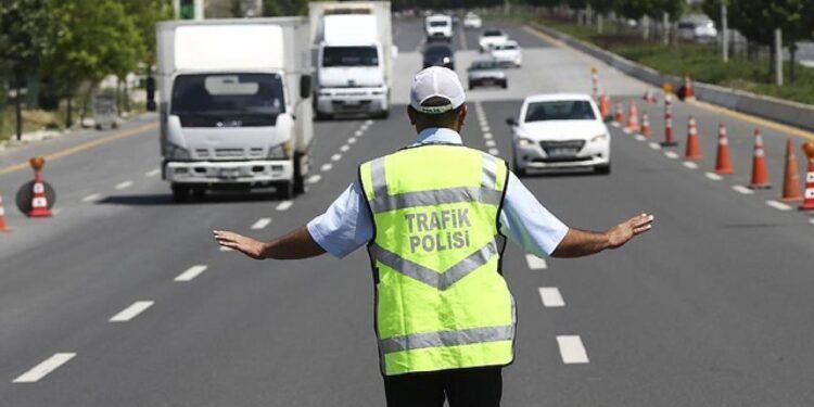 İstanbul trafiğine 29 Ekim ayarı: Bazı yollar kapatılacak