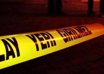 İstanbul’da makas atarak ilerliyordu, devrildi!