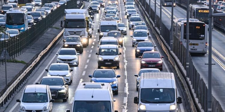 İstanbul’da trafik yoğunluğu yüzde 80’e ulaştı