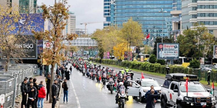 İstanbul’da yüzlerce motosiklet ve araçla büyük Gazze konvoyu