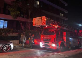 İzmir’de apartman dairesinde çıkan yangın söndürüldü