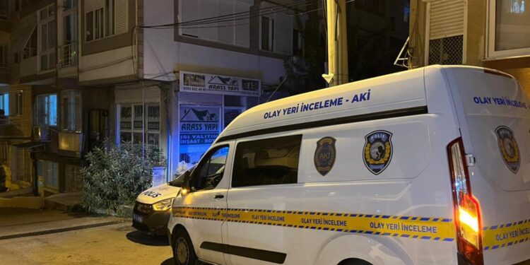 İzmir’de dini nikahla yaşadığı eşini tabanca ile yaraladı