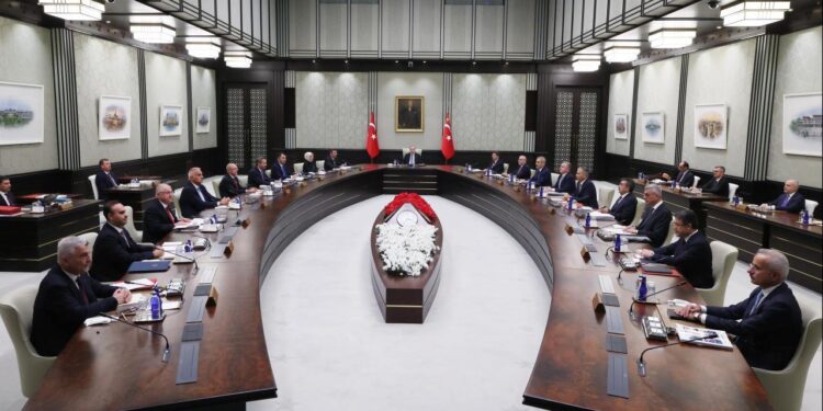 Kabine bugün toplanıyor! İşte masadaki başlıklar…