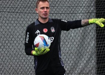 Kaptanlığı kaybeden Mert Günok: ‘En fazla üzülenlerden biriyim’