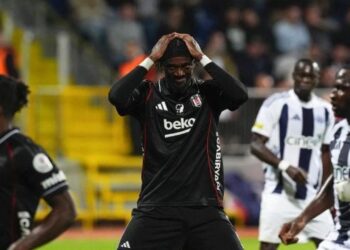 Kartal karalar bağladı! Kasımpaşa engelini geçemedi