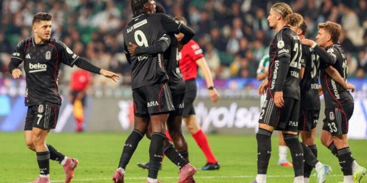 Kartal Konya’da yıldızlarıyla uçtu