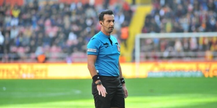 Kasımpaşa – Beşiktaş maçının VAR’ı Kadir Sağlam oldu