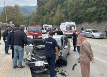 Kastamonu’da iki otomobil çarpıştı: 4 yaralı