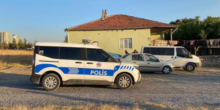 Kayseri’de baba ve oğlu silahlı saldırıya uğradı