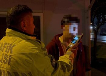 Kayseri’de kaza yapan alkollü ve ehliyetsiz sürücüden polise: ‘Beni alın bırakmayın’