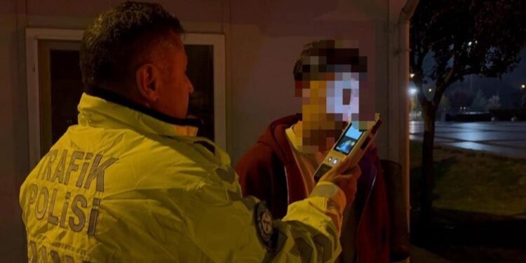 Kayseri’de kaza yapan alkollü ve ehliyetsiz sürücüden polise: ‘Beni alın bırakmayın’