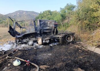 Kaza yapan TIR küle döndü!