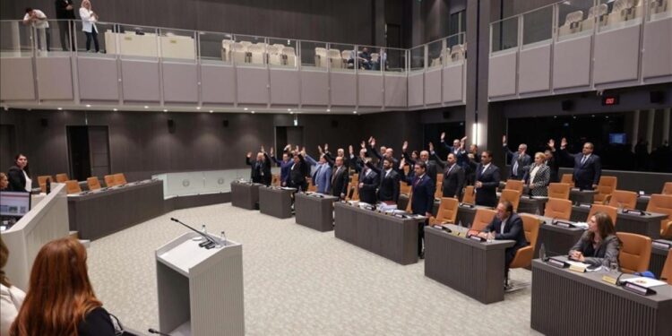 KKTC Cumhuriyet Meclisi, iki devletli çözüm önerisini kabul etti