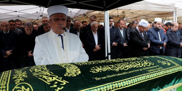 Mehmet Ali Şahin’in babası Abdullah Şahin’in cenazesi defnedildi