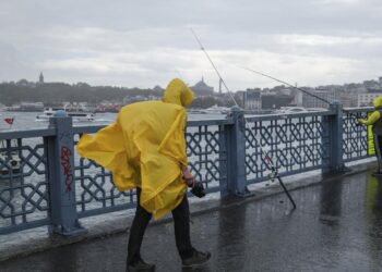 Meteoroloji İstanbul dahil birçok ili uyardı: Günlerce sürecek sağanak geliyor