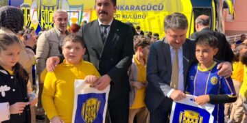 MKE Ankaragücü yöneticileri ve sporcuları öğrencilerle bir araya geldi