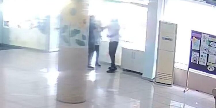 Öğretmene tokat atan veli tutuklandı