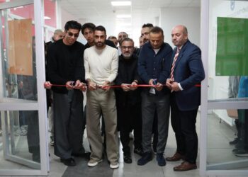 Ortaokul öğrencileri sevgilerini resmetti! 1. Lig ekibinin oyuncuları sergiyi açtı