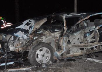 Otomobille pikap çarpıştı! 6 kişi yaralandı