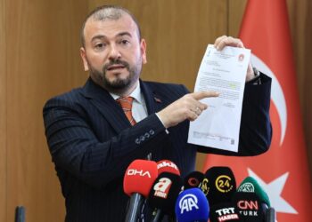 Özgür Özel’in hedefindeki Mustafa Candaroğlu’ndan belgeli cevap: İftira ağzına yuva yaptı