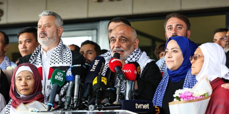 Özgürlük Filosu aktivistleri İstanbul Havalimanı’nda karşılandı