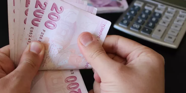 Pasaport, ehliyet ve kimliğe zam geldi: Yeni ücretler