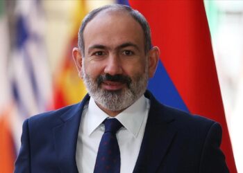 Paşinyan ‘tarihi gelişme’ diyerek duyurdu: “Türkiye’ye izin vermeye hazırız”