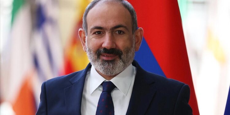 Paşinyan ‘tarihi gelişme’ diyerek duyurdu: “Türkiye’ye izin vermeye hazırız”