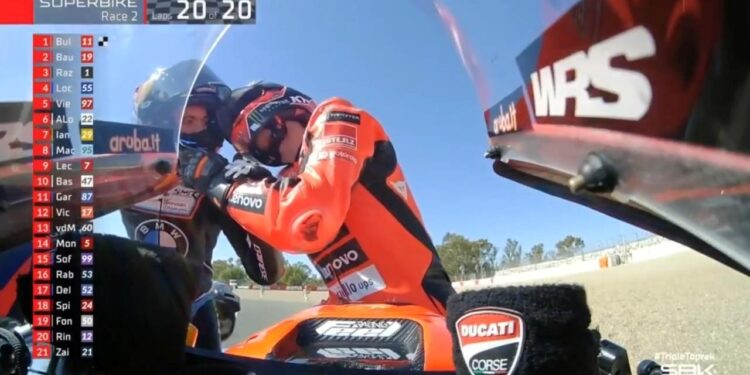 Pistin dışına atmıştı: Yarış sonu Toprak Razgatlıoğlu’nu tebrik etti