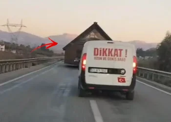 Giant Prefabrik Yük, Trafikte Büyük Aksaklık Yarattı