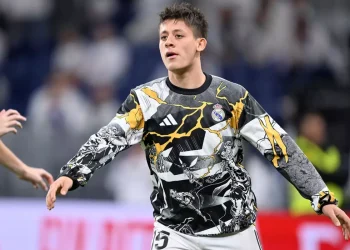 Soyunma odasında Arda neye uğradığını şaşırdı