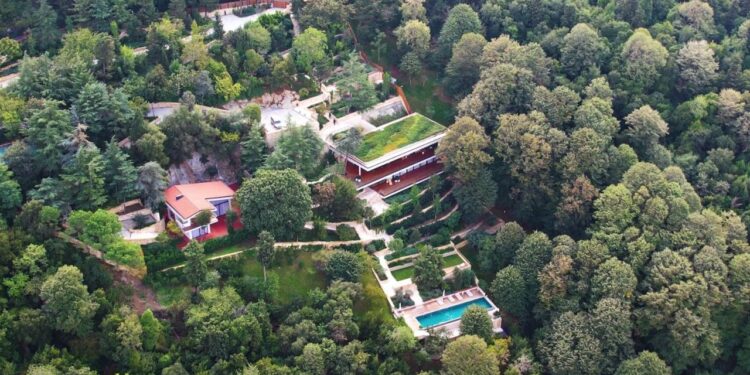 Rus milyarder Abramoviç’in Üsküdar’daki lüks villası görüntülendi!