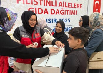 Sadakataşı Mısır’da yaşayan Gazzeli ailelere yardım ulaştırdı