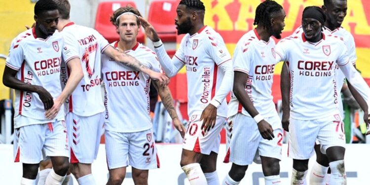 Samsunspor ikinci yarıda patladı! ‘Duble’ 3 puanı getirdi