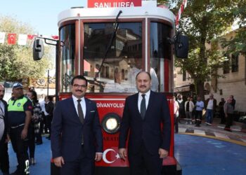 Şanlıurfa’da tarihi adım: Nostaljik tramvay hizmete girdi