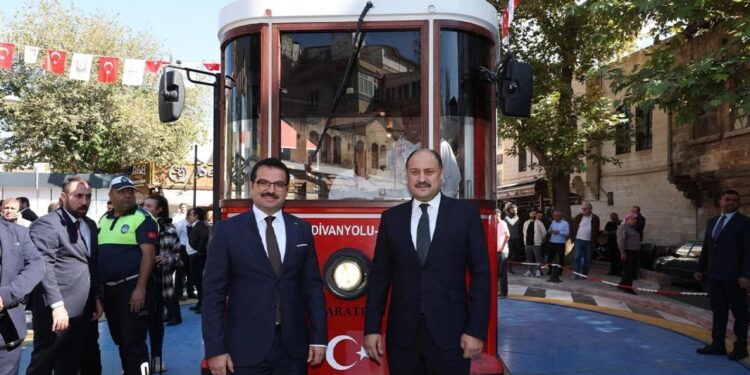 Şanlıurfa’da tarihi adım: Nostaljik tramvay hizmete girdi