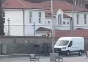 Sarıyer’de şüpheli valiz fünyeyle patlatıldı