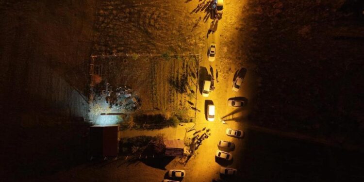 Silahlı eğlenceye müdahale eden polislere saldırı: 23 gözaltı