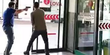 Son dakika: Uzman çavuş otogarda dehşet saçtı! Polis vurdu